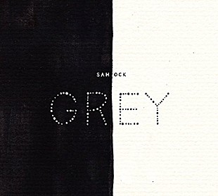 「Album Review：サム・オック『GREY』“天使の歌声”を持つアーティストのマルチな才能が凝縮された新作」