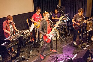 「はなわ ナイツや瀬口かな招いて【はなわ音楽会】、フリップ芸＋ベース漫談の新スタイルも披露」