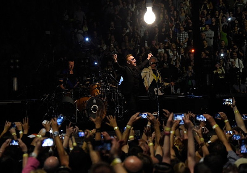 U2、ワールド・ツアー【イノセンス・アンド・エクスペリエンス】をカナダよりスタート