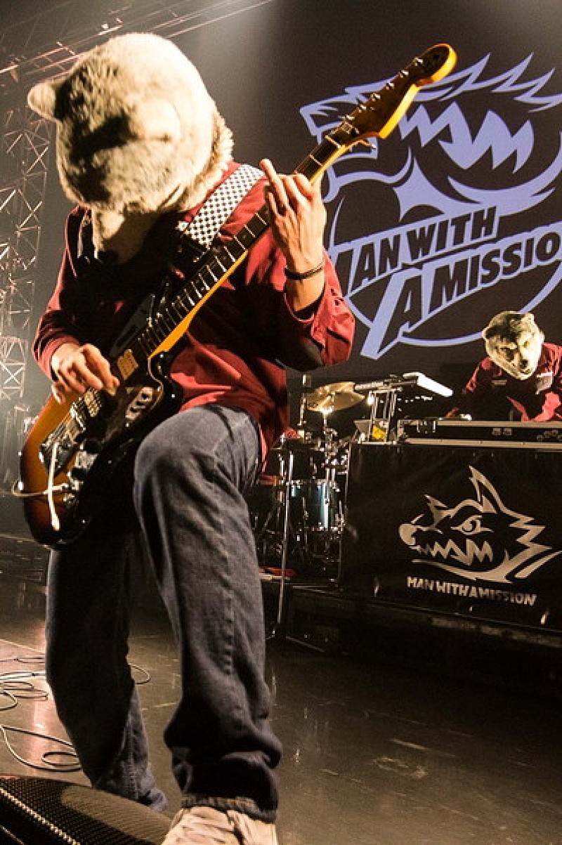 MAN WITH A MISSION「5月17日に行われたMAN WITH A MISSION【Seven Deadly Sins Tour 2015～七つの対バン～】大阪・Zepp Namba公演の様子」2枚目/6