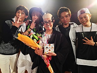 「加藤茶 ハゲヅラに着物に酔っ払いのメイクでKaleido Knight新曲MV出演」