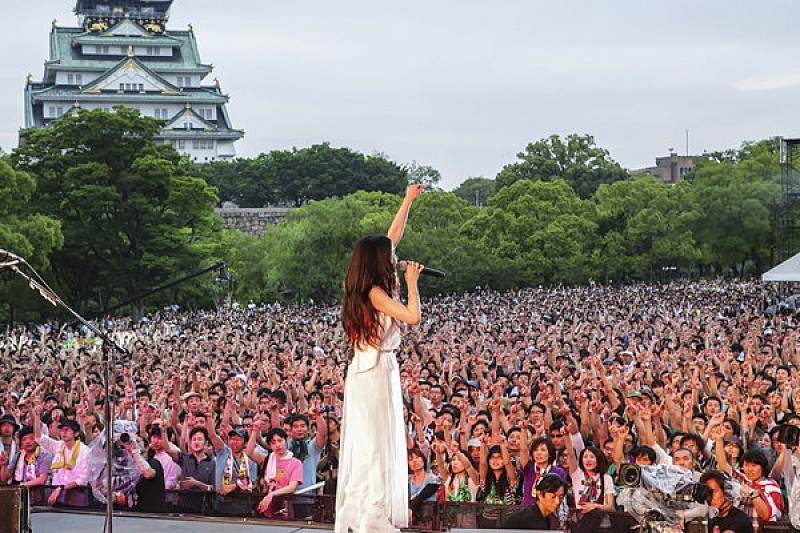 Superfly「Superfly 初の関西フリーライブに約1万5千人集結「たまには東京を飛び出してみようと大阪に来てみました！」」1枚目/3