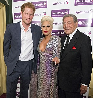 「トニー・ベネット、レディー・ガガとのロンドン公演を中止」