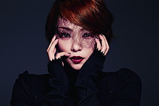 「安室奈美恵 革新的で攻撃的で在り続けるポップスターの凄み 全曲新曲＆全曲ノンタイアップでビルボード＆オリコン1位獲得」