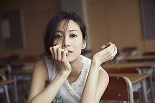 「一青窈が20年ぶりに母校で歌う、歌で人と人をつなぐ「ハナミズキ」のMV完成」