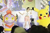 安田レイ「今夏ポケモン映画主題歌担当の“ポケ女”安田レイが【ワールドホビーフェア’15】で同曲熱唱」1枚目/5