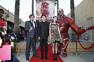 「『進撃の巨人』LAワールドプレミアで三浦春馬、水原希子ら感激」