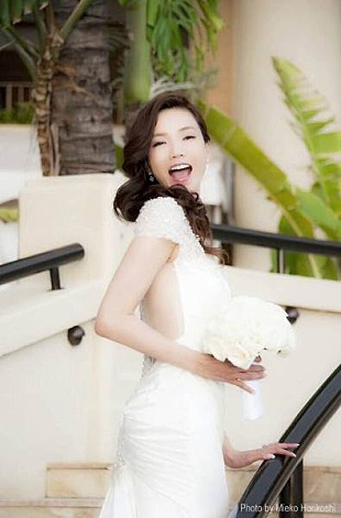 「元宝塚の和央ようかが、ハワイで挙式」