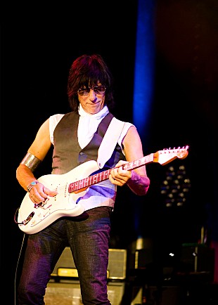 「ジェフ・ベック 伝説的スーパー・ギタリストによる単独公演が東京と大阪で決定」