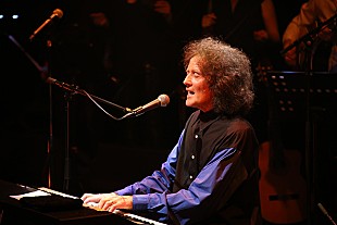 「ギルバート・オサリバン、新作アルバム『ラテン・アラ・G』を携え2年半ぶりのビルボードライブ公演」