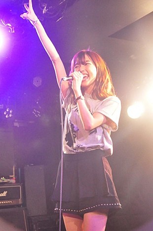 「『映画 みんな！エスパーだよ！』公開前夜祭 染谷将太によるDJ/真野恵里菜ら歌唱/高橋優やOL Killerも登場」