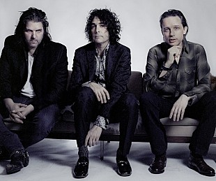 「ザ・ジョン・スペンサー・ブルース・エクスプロージョンが、映画『グラスホッパー』で架空のロック・ミュージシャンに」