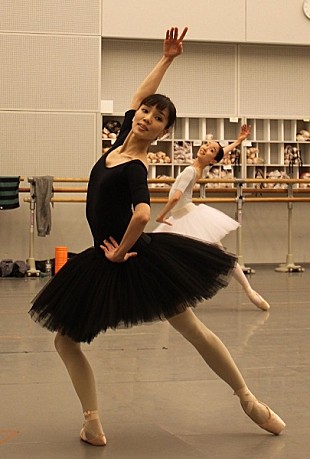 「新国立劇場バレエ公演　ピーター・ダレル振付『ホフマン物語』三人の女性に翻弄される恋愛劇」