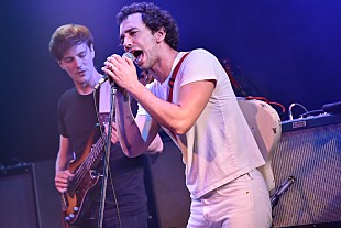 「アルバート・ハモンド・ジュニア ザ・ストロークスのギタリストが8年ぶりの来日公演で魅せた新境地」