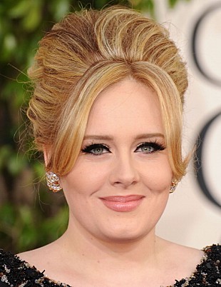 「アデルの新曲「Hello」が米週間セールスの新記録を樹立する勢い」