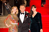 ダニエル・クレイグ「『007 スペクター』のロイヤルプレミアにウィリアム王子＆キャサリン妃が御臨席、ダニエル「ボンド役を演じるのは最高に楽しい」」1枚目/3