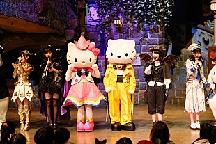 「AKB48 キュートなハロウィンコスでハローキティと「ハロウィン・ナイト」」