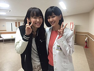 「石橋杏奈×飯豊まりえ『無痛～診える眼～』美人過ぎる2ショットが話題に」