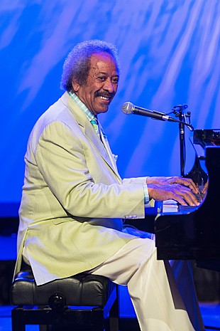 「アラン・トゥーサンの死を偲び、パティ・ラベルがBillboardにコメント」