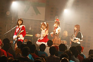 「LoVendoЯ クリスマスライブ公式レポ到着 新作に田中れいな初の作詞楽曲収録」