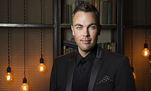 「左手のみで演奏するピアニスト、ニコラス・マッカーシーの日本デビュー ショウケースにご招待」