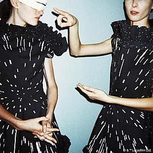 「サカナクション山口一郎×AOKI takamasa バイノーラル録音で反響呼んだ『アンリアレイジ』パリコレ音源発売」