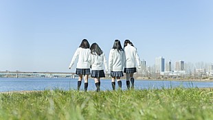 「whiteeeen、CDジャケット＆ティザー映像に実物メンバーが初登場」