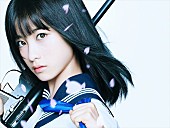 橋本環奈「映画『セーラー服と機関銃』橋本環奈演じるJK組長のキスシーンも!? 豪華4種web限定CMカ・ン・セ・イ」1枚目/2