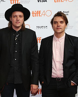 「慈善活動が評価されアーケイド・ファイア、“カナダのグラミー賞”で人道賞受賞へ」