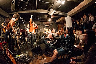 「井乃頭蓄音団が伝説ロック喫茶で全国ツアー最終公演、6月に“変わり者同士”で自主企画も」