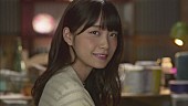 乃木坂46「乃木坂46　深川麻衣ソロ曲「強がる蕾」＆アンダーメンバー曲「不等号」MV公開」1枚目/16