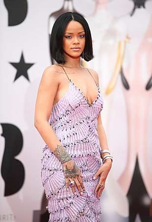 「リアーナが米ソング・チャート5週目の1位、アリアナ・グランデは10位に初登場」