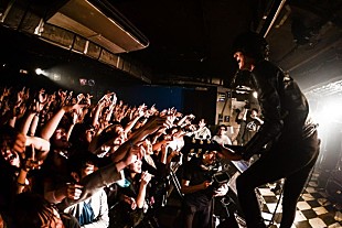 「a flood of circle ツアーを前にSCOOBIE DOを迎えスペシャアプリで生配信」