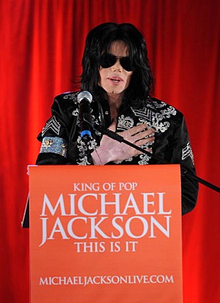 「マイケル・ジャクソン遺産管理団体、今度は法律事務所から訴えられる」