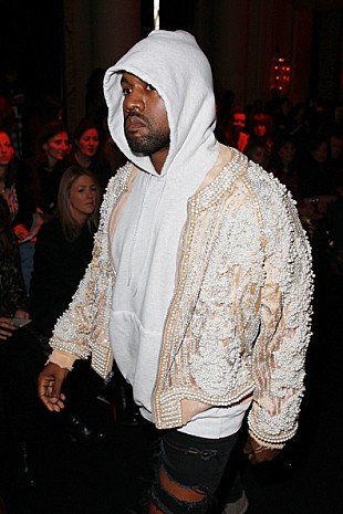 「カニエ・ウェスト、『The Life of Pablo』ツアー開催を認める」