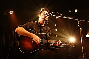 「G・ラヴ、【フジロック2016】での再来日も決定したサーフ・ミュージック・シーンの先駆者による初の完全ソロ公演をライブレポート！ ！」