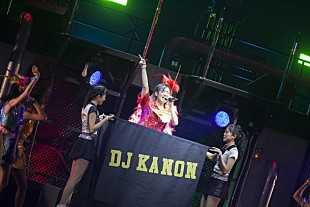 「“モーニング娘。の太陽”鈴木香音卒業公演は、熱狂の泡沫ナイトフィーバー「最後の最後まで笑顔全開っ！ みんな、今までありがとー!!」」