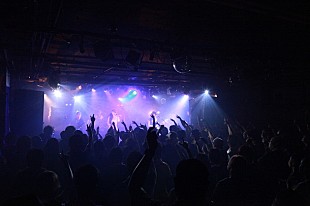 「Zwei LoVendoЯメンバーをサポートに加えた2年ぶりの単独ライブも大盛況！」