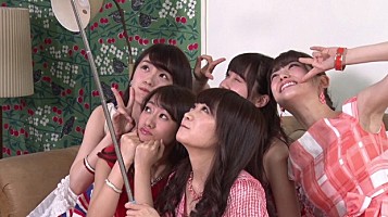 乃木坂46 15thシングルのタイトルは『裸足でSummer』自撮りジャケット