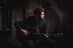 「エド・シーランのOAから空前の大ブレイク！パッセンジャーによる待望の最新作が遂に完成」