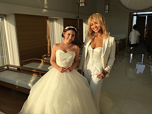 「Crystal Kay 新曲「Lovin' You」MV公開！ クォーターモデルのスミス楓がウェディング・ドレス姿を披露」