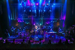 「高見沢俊彦（THE ALFEE）ベンチャーズにシン・ゴジラまで飛び出した驚愕アクト！ 初ビルボードライブ「音楽は年齢ではない」」