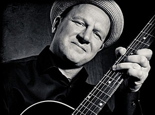 「元フェアーグラウンド・アトラクションのマーク・ネヴィン、10月に新作ソロ・アルバム発売決定＆前バンドのヒット曲も」