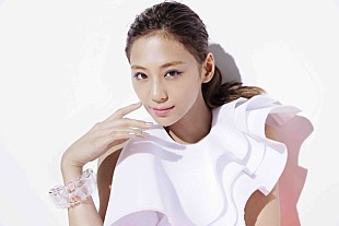 「西内まりや 雲の上で歌う！ セクシー＆キュートな初主演映画『CUTIE HONEY -TEARS-』主題歌MV公開」