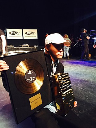 「世界一のDJを決める大会で日本人大学生が優勝」