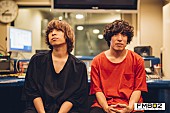 クリープハイプ「FM802 アーティスト対談番組「Walkin&amp;#039;Talkin&amp;#039;」10月は尾崎世界観（クリープハイプ）×谷口鮪（KANA-BOON）の対談をOA」1枚目/1