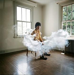 「秦 基博 10周年シングル曲「70億のピース」“半径5ｍ”の日常を照らし出す感動MV公開」