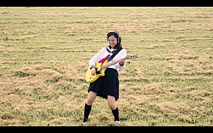 「『ワイドナショー』でも話題“すっぴん美人”北村優衣【黒髪ギター少女選手権】告知ムービー解禁」