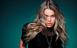 「『スーサイド・スクワッド』サントラ収録で注目、クインシー・ジョーンズ大絶賛のシンガー、グレイスが日本デビュー」