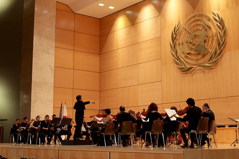 玉置浩二作曲「歓喜の歌」、栁澤寿男指揮のもと国連欧州本部で演奏